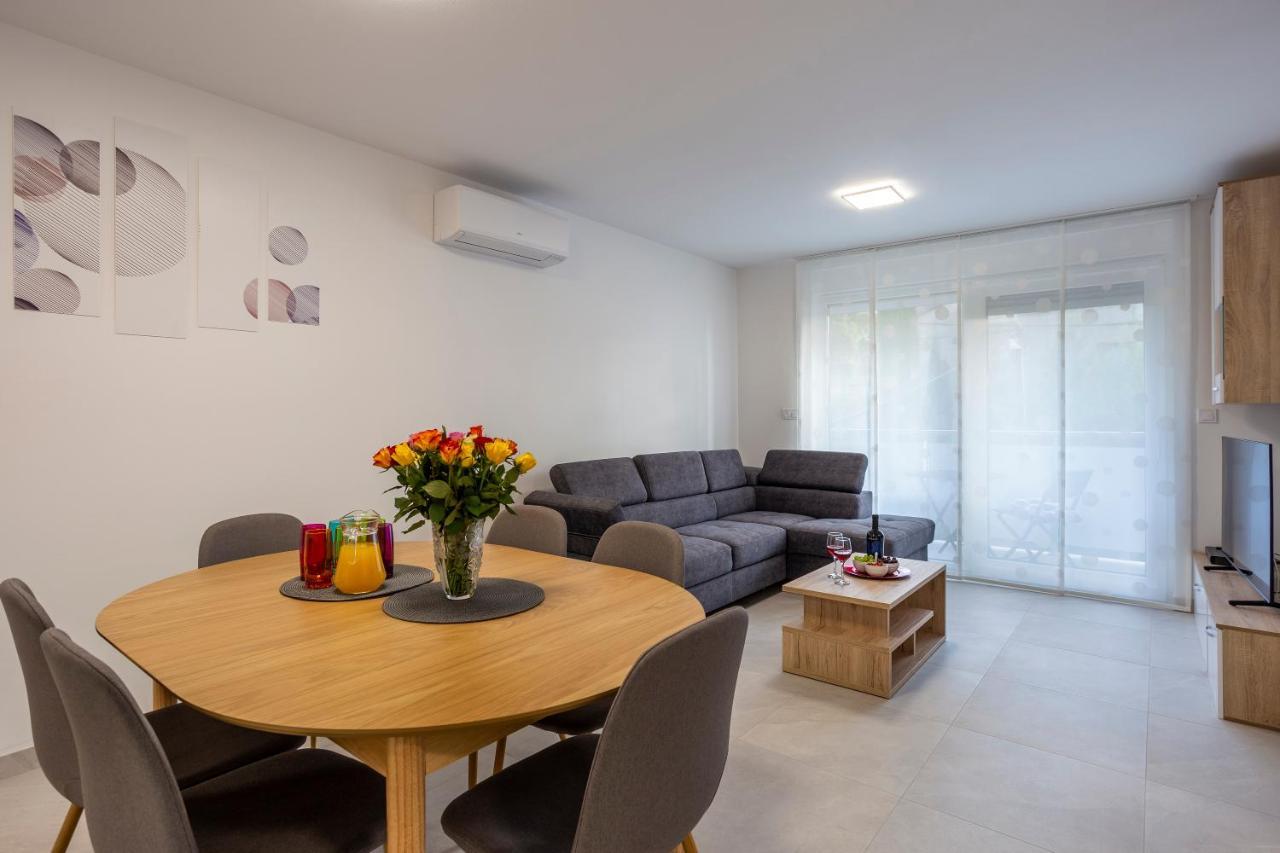 City Apartments Silver Pula Exterior foto